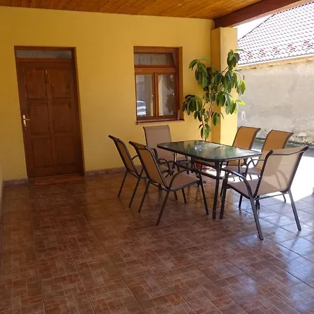 Borostyan Vendeghaz Apartman *