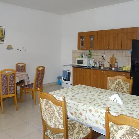 Apartment Borostyan Vendeghaz