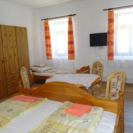 Apartment Borostyan Vendeghaz *