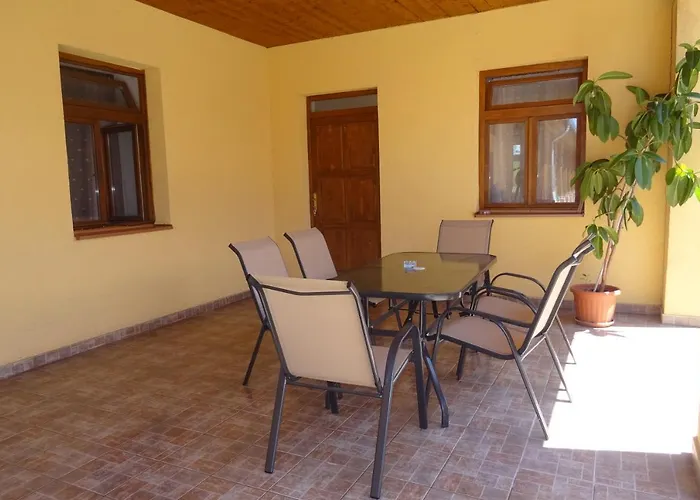 Apartman Borostyan Vendeghaz *