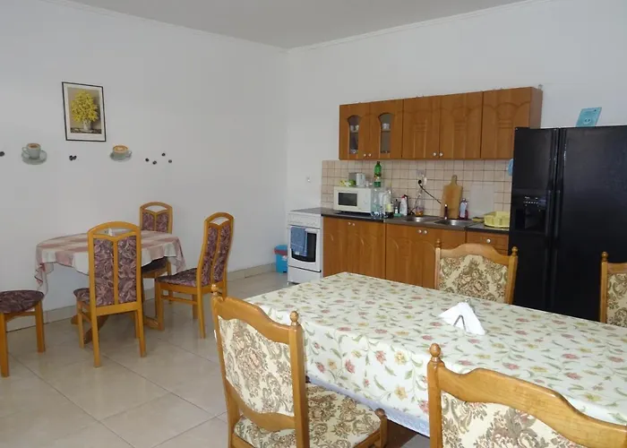 Apartment Borostyan Vendeghaz